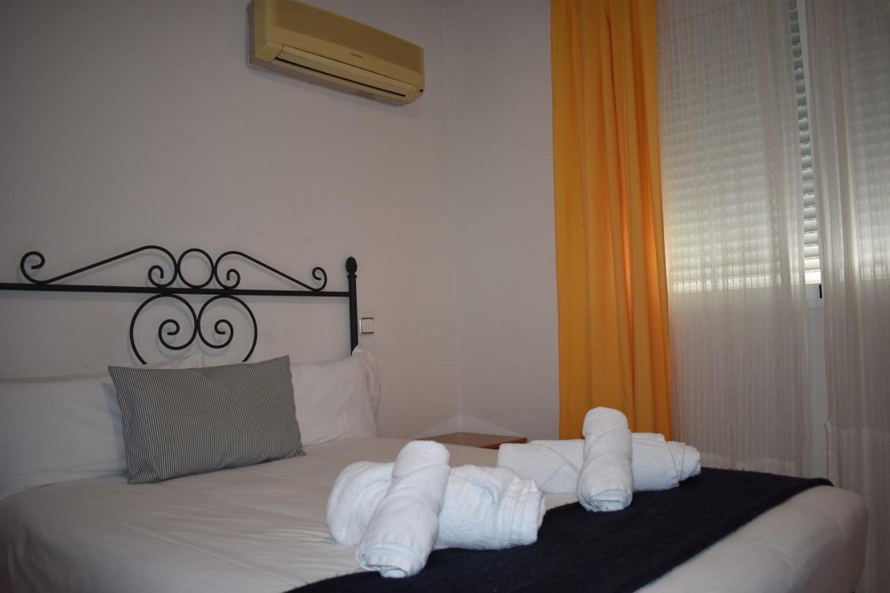 Hotel El Ancla Villanueva de la Cañada Camera foto
