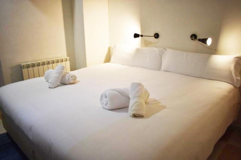 Hotel El Ancla Villanueva de la Cañada Esterno foto